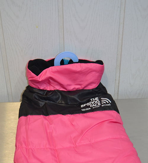 Anorak para perros rosa y negro con capucha