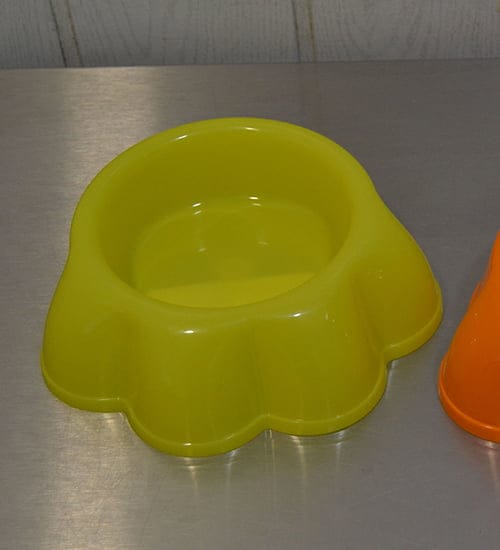 Comederos de Plástico para Perros y Gatos - CentralVet Comederos de plástico para perros y gatos